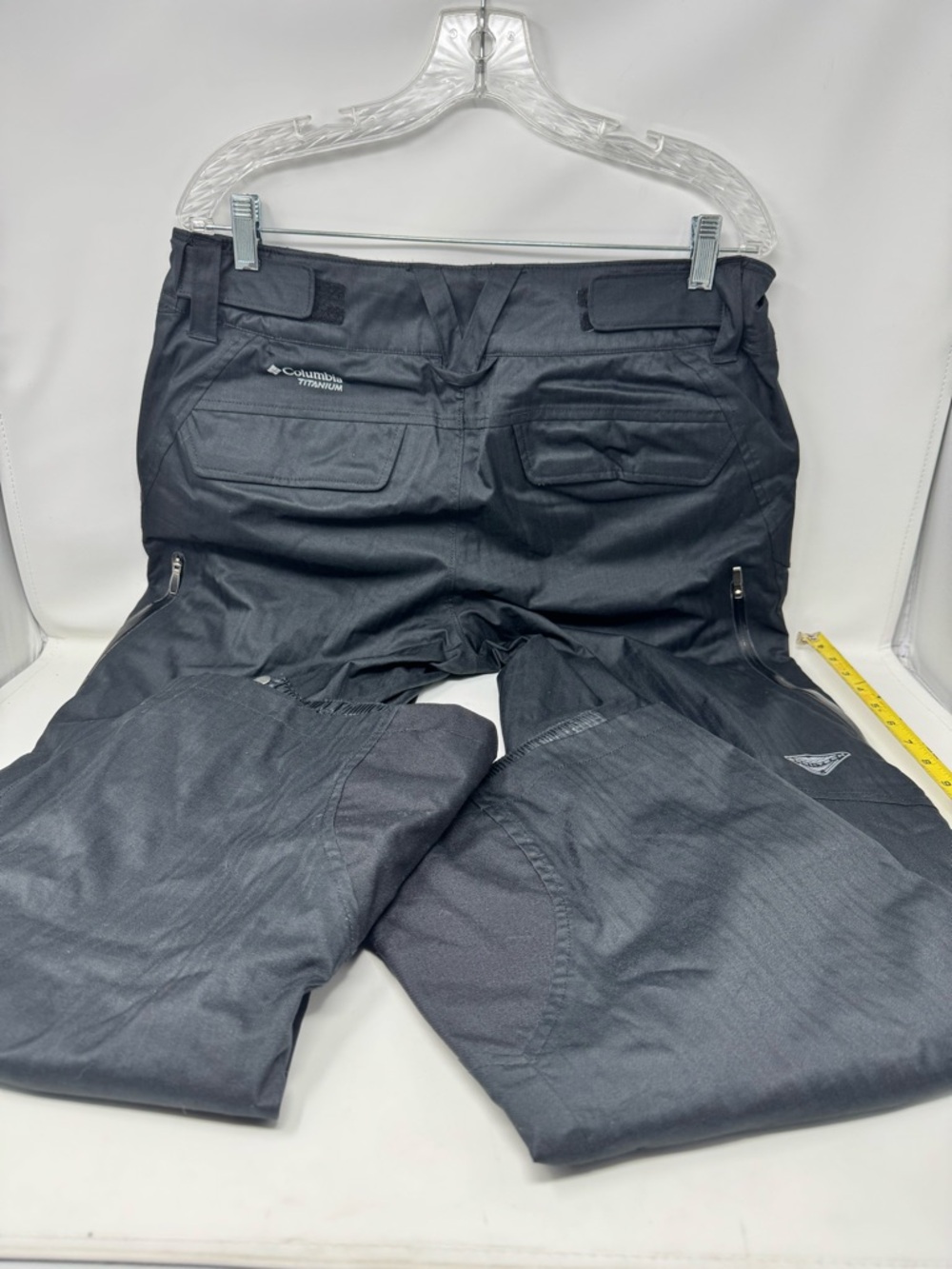 Columbia Black woman Cargo Snow Pants size, medium, waterproof preowned